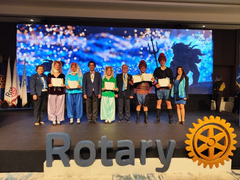 ​300 Rotaryen’den Kuşadası’nda ‘Mavi Yolculuk’ buluşması