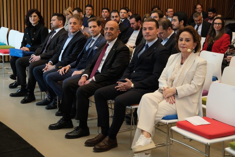 ​Kamışlı: Egonuzu cebinize koyun, el ele verin