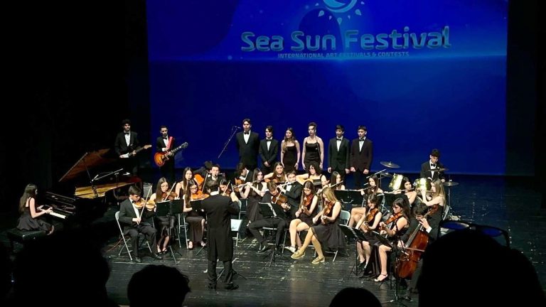 Özel İzmir Amerikan Koleji öğrencilerinden İspanya’da uluslararası müzik başarısı