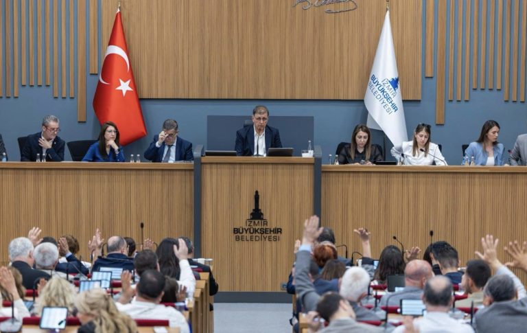 Karşıyaka Stadı için beklenen karar meclisten geçti