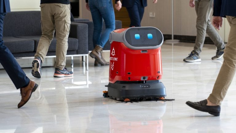 Medical Point’te robotlar iş başında