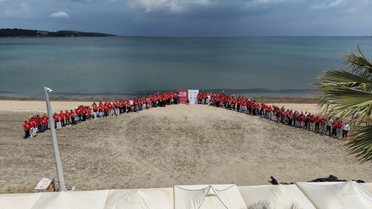 ​Keller Williams İzmir’den Urla’da sahil ve deniz dibi temizliği