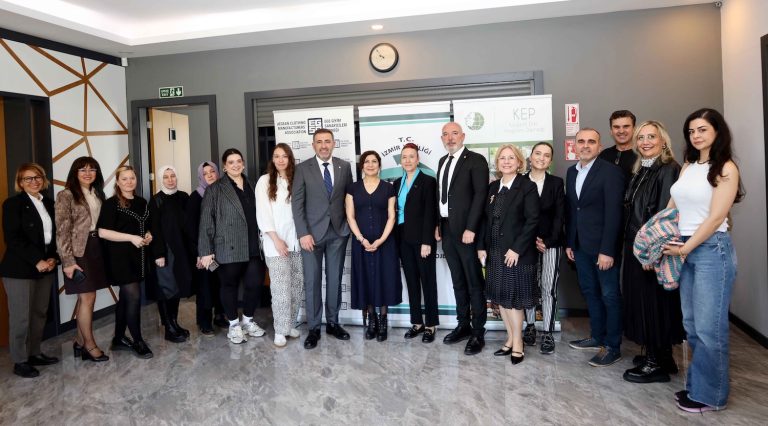 Kadın girişimcilere özel proje: Moda Girişimciliği Akademisi