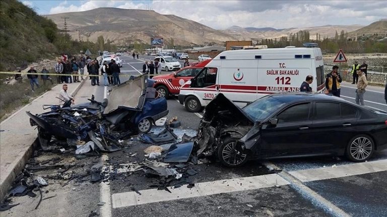 ​Türkiye’de geçen yıl trafik kazalarında 6 bin kişi hayatını kaybetti