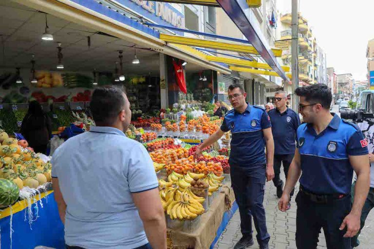 Buca’da kaldırım işgallerine geçit yok