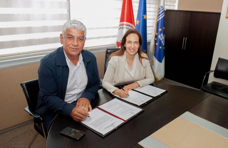 Karşıyaka’da Toplu İş Sözleşmesi’ne imzalar atıldı