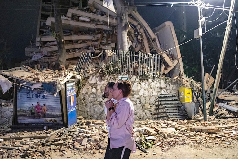 Venezuela’da 7,2 ve 7,5 büyüklüğündeki depremler ülkeyi sarstı