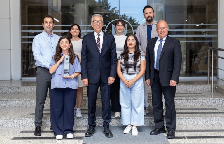 Yaşar Üniversitesi’ne Altın Ödül