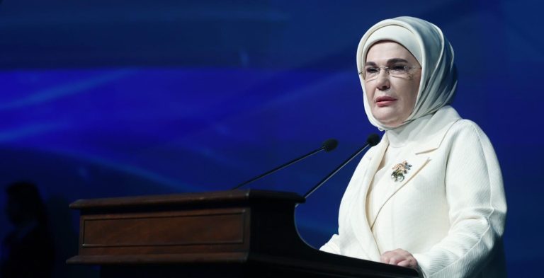 NATO’da lider eşlerinin gündemi; çocukların dijital güvenliği