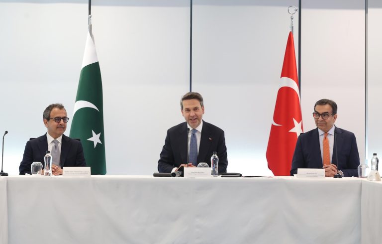 Pakistan’ın elektrik özelleştirmesine Türkiye’den destek