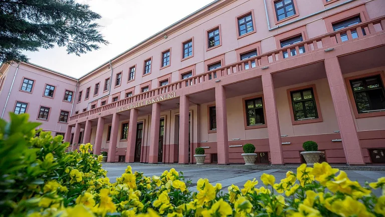 ​Adalet Bakanlığı, 900 icra katibi alacak