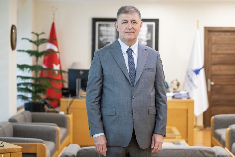 Başkan Cemil Tugay ve birkaç isim CHP’den istifa etti