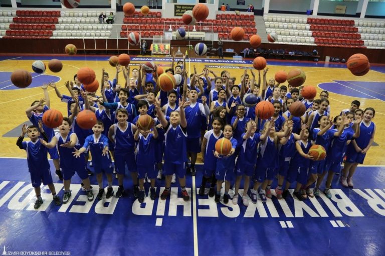 ​İzmir’de çocuk ve gençler, 23 farklı branşta sporla buluşacak