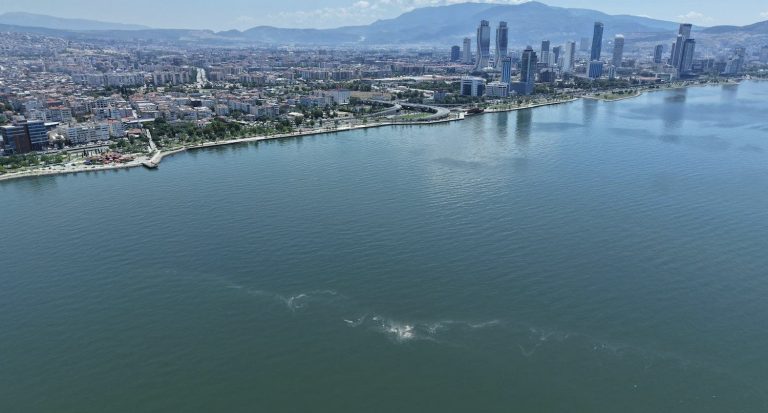 İzmir Körfezi’nde 14’üncü kez kirlilik tespit edildi