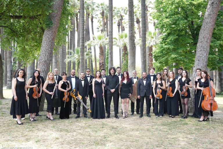 İzmir Büyükşehir Belediyesi’nden kente iki yeni orkestra