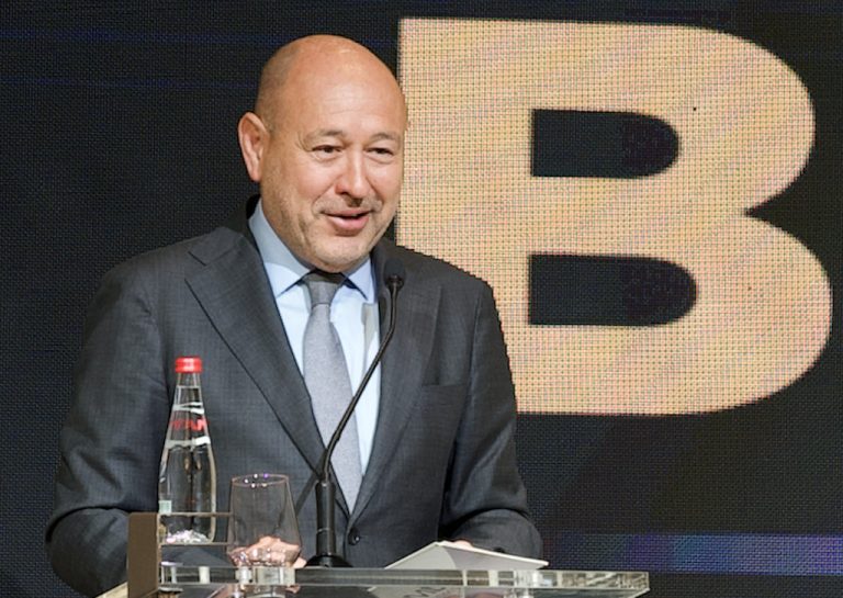 Yabancı Türkiye’den alışverişi kesiyor, yerli harcaması yurt dışına kayıyor