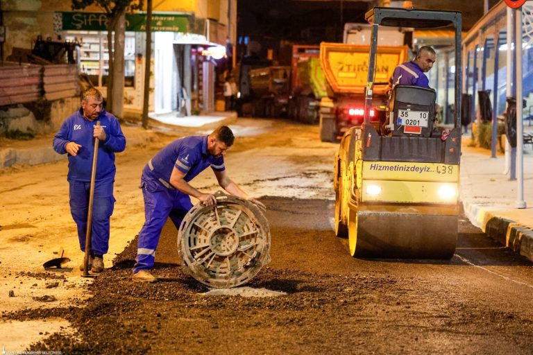 ​Toros Caddesi’nde gece asfalt mesaisi