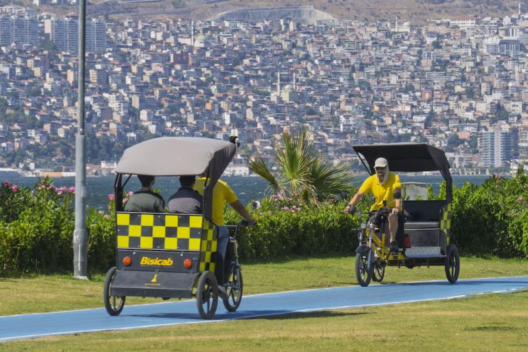 Bisicab İzmirlilerin gözdesi oldu