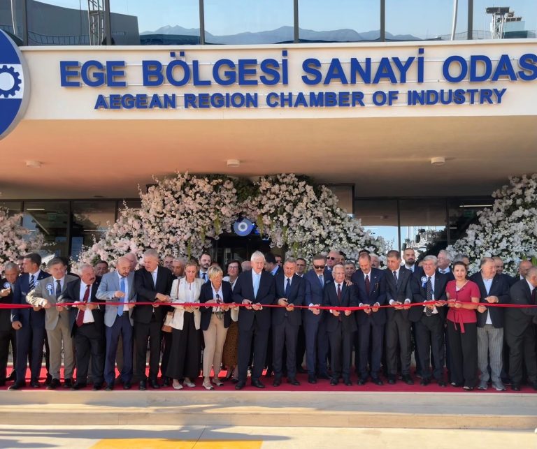 EBSO’nun yeni hizmet binası açıldı