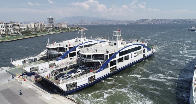 İZDENİZ’in ek seferleriyle 20 bin araç trafiğe çıkmadı
