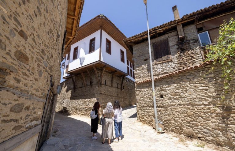 İzmir’in tarihi mirasına koruma kalkanı