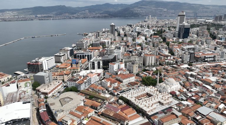 İzmir gürültüyle savaş açtı