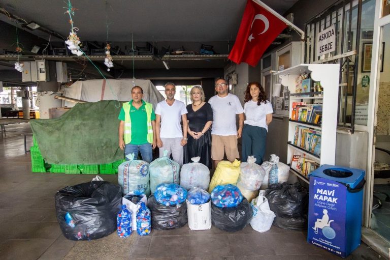 ‘Mavi Kapak’ kampanyasına Karşıyakalı muhtarlardan destek