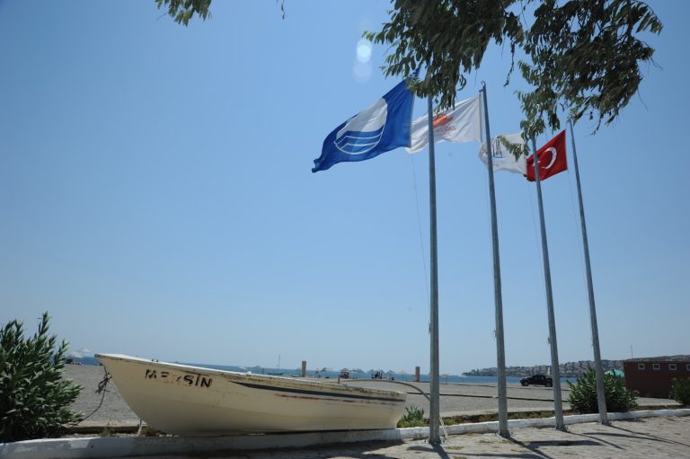 Seferihisar mavi bayraklı plaj sayısını korudu