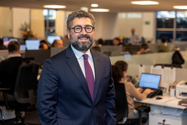 Çalık Renewables’ın Zatriq Rüzgâr Enerji Santrali Projesi’nde i̇lk türbinler devrede  