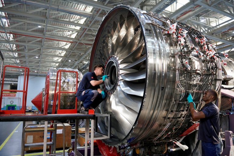 Emirates, Türkiye’deki lisanslı uçak mühendislerini Dubai’ye davet ediyor