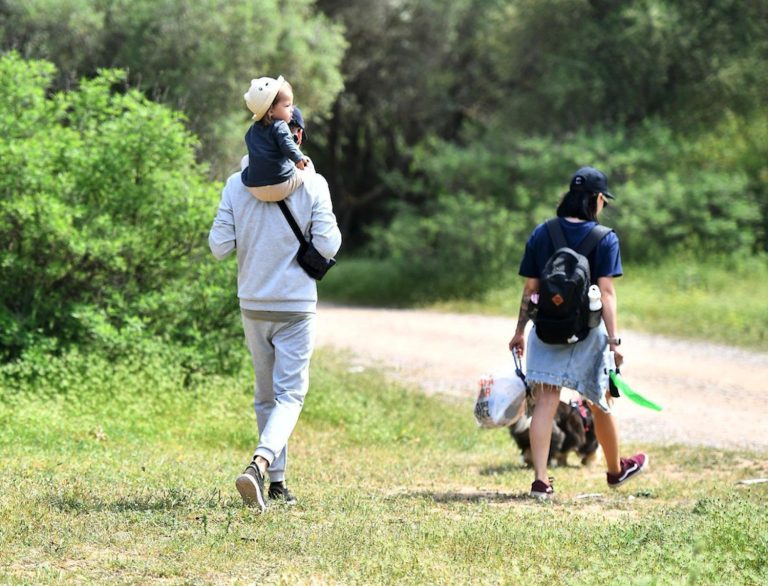 İzmir’in yeşil alanları vatandaşın buluşma noktası oldu