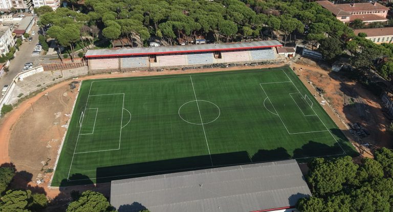 Ödemiş Saraçoğlu Stadı yeni zeminine kavuştu