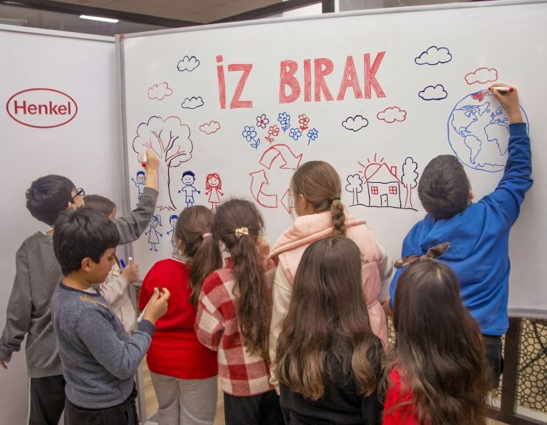Türk Henkel’in İz Bırak Projesi, bu yıl İzmirli çocuklarla buluştu
