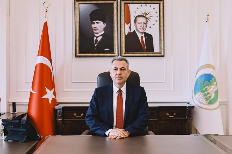 İzmir Valisi Elban’dan 30 Ağustos’ta minnet ve sarsılmaz inanç vurgusu 
