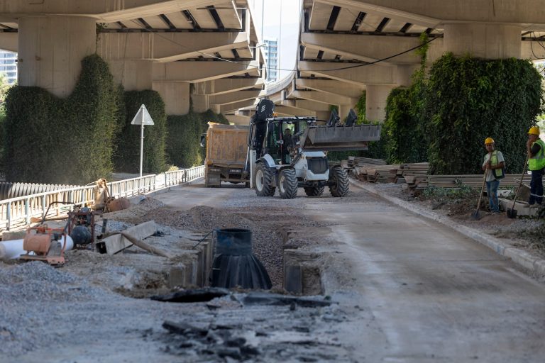 Liman Caddesi’nde altyapı çalışmaları sürüyor