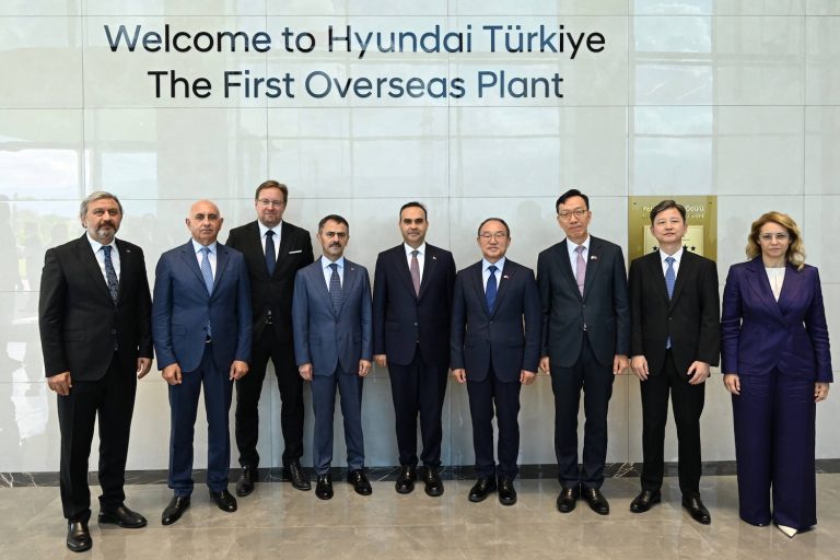 Hyundai’nin yeni elektrikli aracı IONIQ 3 için seri üretim başladı