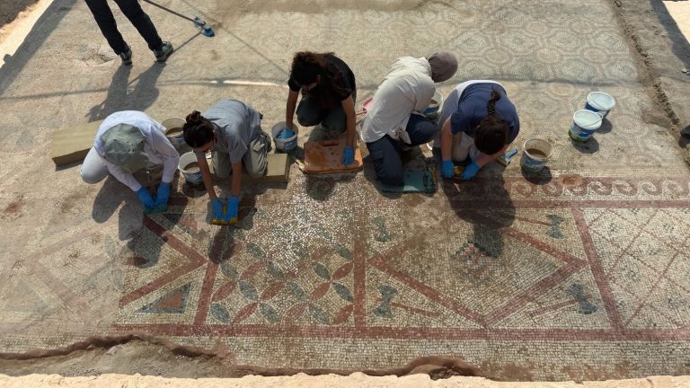Pompeiopolis’te yaklaşık 2 bin yıllık Eros başı bulundu  