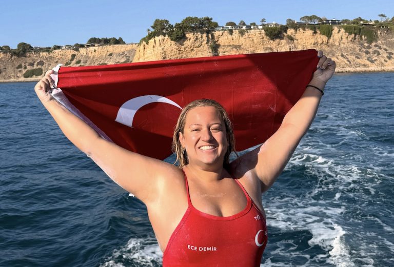 Ece Demir, Catalina Kanalı’nı geçen en genç Türk yüzücü oldu