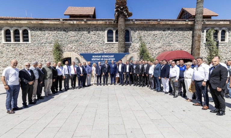 Esnafın ruhsat sorunlarına ortak çözüm