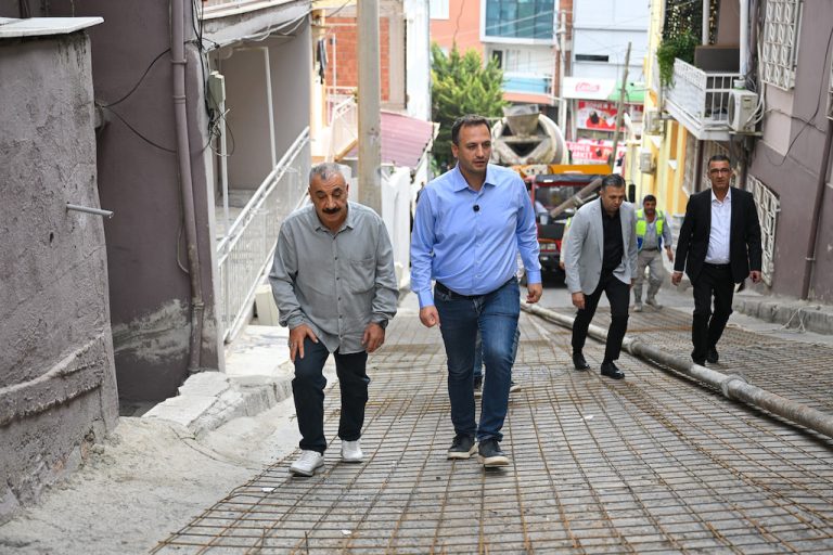 Bornova’da bir yol sorunu daha çözüldü