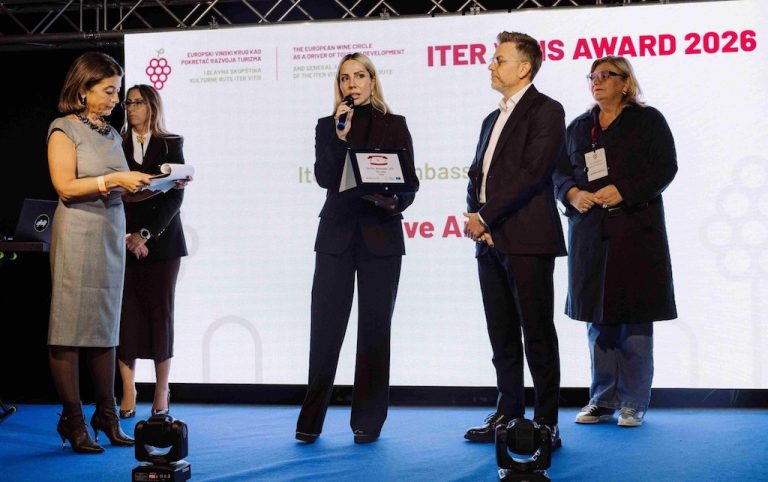 Merve Arkas’a uluslararası kültür elçiliği ödülü